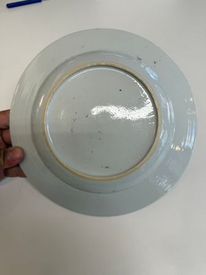 A fine Chinese famille rose 'The judgement of Paris' plate, Qianlong — photo 8