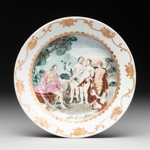 A fine Chinese famille rose 'The judgement of Paris' plate, Qianlong — photo 1