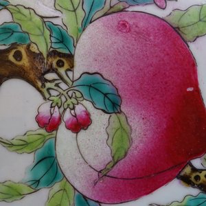 A fine Chinese famille rose tianqiuping "Nine peaches" vase, Guangxu mark, 19/20th C. — photo 20