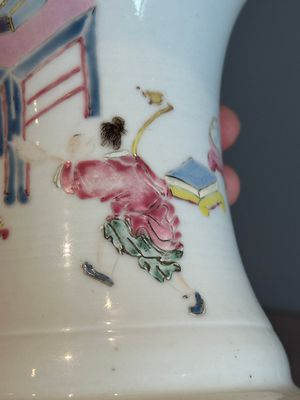 A fine Chinese famille rose vase with figural design, Yongzheng — photo 12