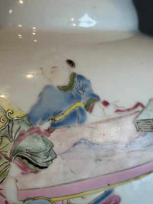 A fine Chinese famille rose vase with figural design, Yongzheng — photo 17