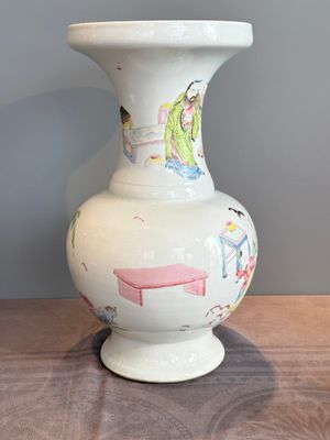 A fine Chinese famille rose vase with figural design, Yongzheng — photo 5