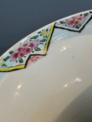 A fine Chinese famille rose vase with figural design, Yongzheng — photo 8