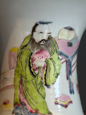 A fine Chinese famille rose vase with figural design, Yongzheng — photo 9
