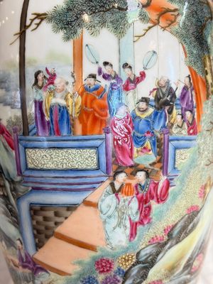 A fine Chinese famille rose vase with narrative design, Qianlong mark, Republic — photo 11