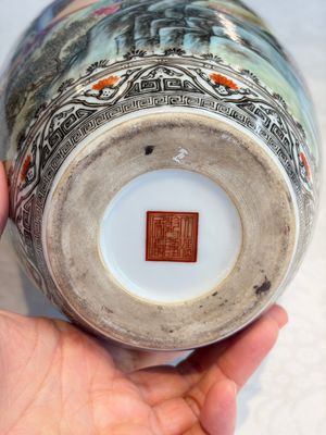 A fine Chinese famille rose vase with narrative design, Qianlong mark, Republic — photo 12