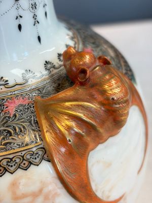 A fine Chinese famille rose vase with narrative design, Qianlong mark, Republic — photo 9