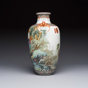 A fine Chinese famille rose vase with narrative design, Qianlong mark, Republic — photo 2