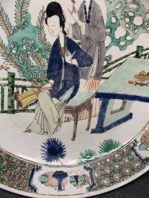A fine Chinese famille verte 'court ladies' dish, Kangxi — photo 5