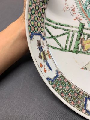 A fine Chinese famille verte 'court ladies' dish, Kangxi — photo 10