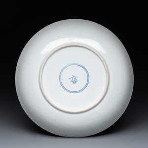 A fine Chinese famille verte 'court ladies' dish, Kangxi — photo 2
