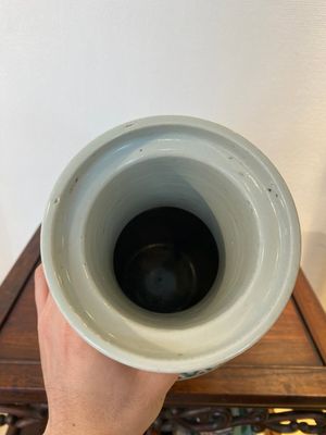 A fine Chinese famille verte rouleau 'rice production' vase, 19th C. — 照片 9