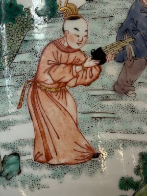A fine Chinese famille verte 'Sanxing' rouleau vase with a gilt-bronze mount, Qing — 照片 13