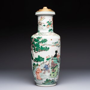 A fine Chinese famille verte 'Sanxing' rouleau vase with a gilt-bronze mount, Qing — 照片 5
