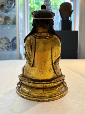 A fine Chinese gilt-bronze Bodhisattva, 18/19th C. — foto 3