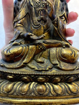 A fine Chinese gilt-bronze Bodhisattva, 18/19th C. — foto 8