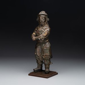 A fine Chinese gilt bronze figure of Zhou Cang 周倉, Ming — foto 1