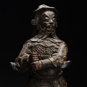 A fine Chinese gilt bronze figure of Zhou Cang 周倉, Ming — foto 2