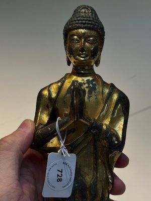 A fine Chinese gilt-bronze standing Buddha, Dali Kingdom, Yunnan, 11/12th C. — photo 5