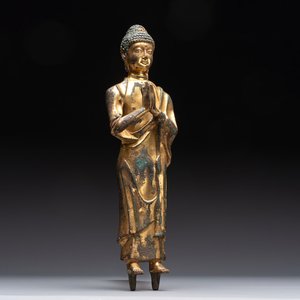 A fine Chinese gilt-bronze standing Buddha, Dali Kingdom, Yunnan, 11/12th C. — photo 1