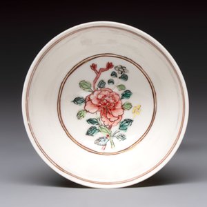 A fine Chinese gilt-decorated famille rose cup and saucer with floral design, Yongzheng — 照片 8