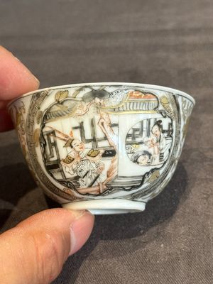 A fine Chinese gilt-decorated grisaille 'Feng Yi Ting 鳳儀亭' cup and saucer, Yongzheng — photo 12