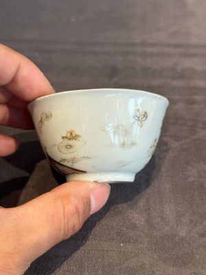 A fine Chinese gilt-decorated grisaille 'Xi Xiang Ji' cup and saucer, Yongzheng — photo 5