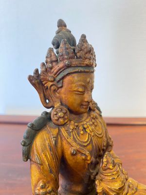 A fine Chinese gilt-lacquered bronze sculpture of Buddha Amitayus, Yongle 大明永樂年施 mark and of the period — 照片 6