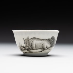 A fine Chinese grisaille 'Adoration of the Shepherds' cup, Qianlong, ca. 1745 — foto 3
