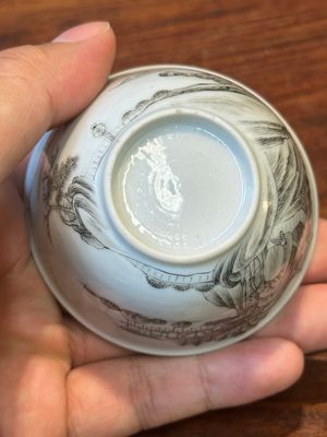 A fine Chinese grisaille and gilt cup with mountainous landscape design, Yongzheng — 照片 8