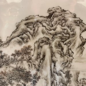 A fine Chinese grisaille 'winter landscape' plaque in a wooden table screen, Republic, 20th C. — 照片 18