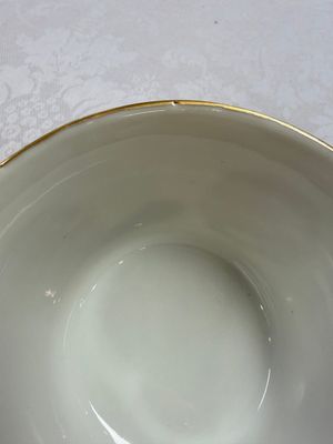 A fine Chinese iron-red and gilt-decorated 'Dragon' covered tea bowl with stand — photo 11