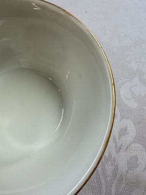 A fine Chinese iron-red and gilt-decorated 'Dragon' covered tea bowl with stand — photo 12