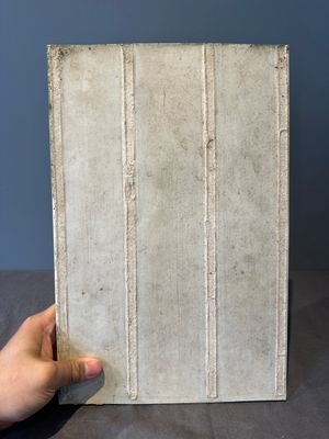 A fine Chinese iron-red and grisaille 'luohan' plaque, signed Wang Bu 王步, 20th C. — 照片 10