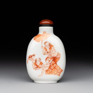 A fine Chinese iron-red 'Zhongkui' snuff bottle, 19th C. — photo 3