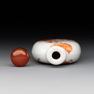 A fine Chinese iron-red 'Zhongkui' snuff bottle, 19th C. — photo 5