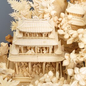 A fine Chinese ivory landscape with a puzzle ball, Canton, ca. 1920 — 照片 9