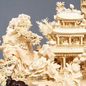 A fine Chinese ivory landscape with a puzzle ball, Canton, ca. 1920 — 照片 10