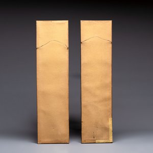 A fine Chinese kesi square 'dragon' panel and four silk embroideries with floral design, 19th C — 照片 5