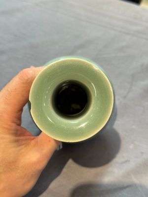 A fine Chinese Longquan celadon bottle vase, Song/Yuan — photo 3