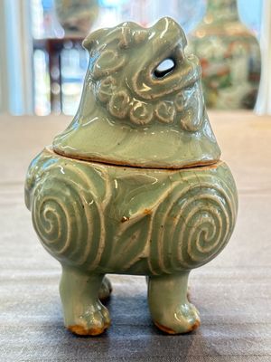 A fine Chinese Longquan celadon 'luduan' censer, Ming — photo 3