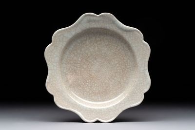 A fine Chinese Longquan guan-type flower-shaped dish, Song/Yuan