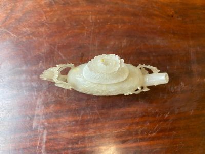A fine Chinese Mughal style white jade teapot with floral design, 18/19th C. — 照片 4