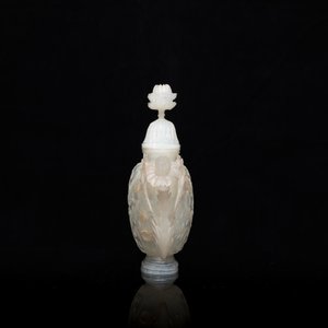 A fine Chinese Mughal style white jade teapot with floral design, 18/19th C. — 照片 3