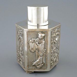 A fine Chinese octagonal silver tea caddy and cover, mark of Kwan Wo, 19th C — 照片 1
