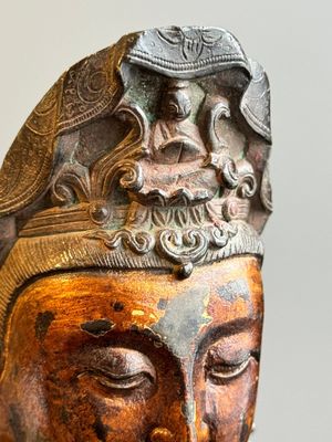 A fine Chinese partly lacquered and gilt bronze sculpture of Bodhisattva on lotus throne, Ming — 照片 13