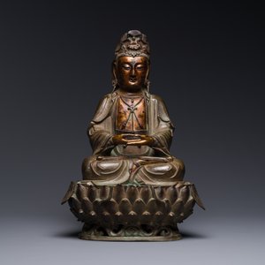 A fine Chinese partly lacquered and gilt bronze sculpture of Bodhisattva on lotus throne, Ming — 照片 2