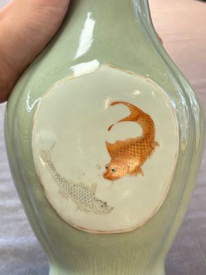 A fine Chinese polychrome celadon-ground 'carp' vase, Qianlong mark and of the period — 照片 10