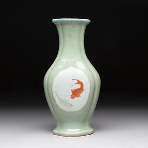 A fine Chinese polychrome celadon-ground 'carp' vase, Qianlong mark and of the period — 照片 1