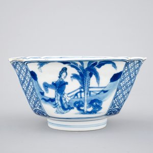 A fine Chinese porcelain blue and white square bowl, Kangxi, ca. 1700 — photo 1